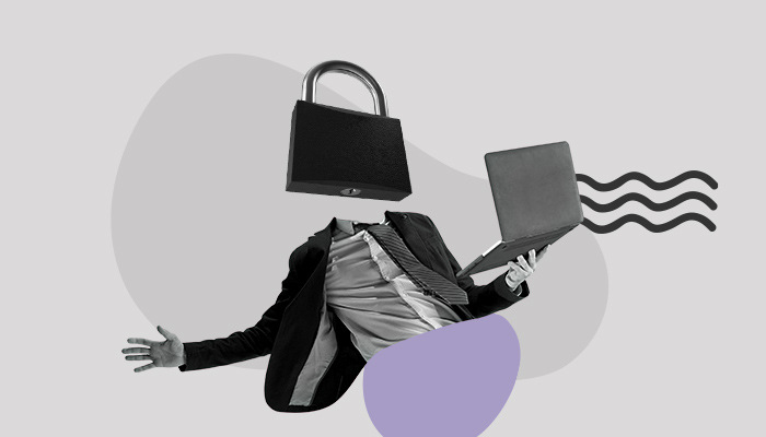Imagem abstrata: um homem segura um notebook. No lugar de sua cabeça há um cadeado.